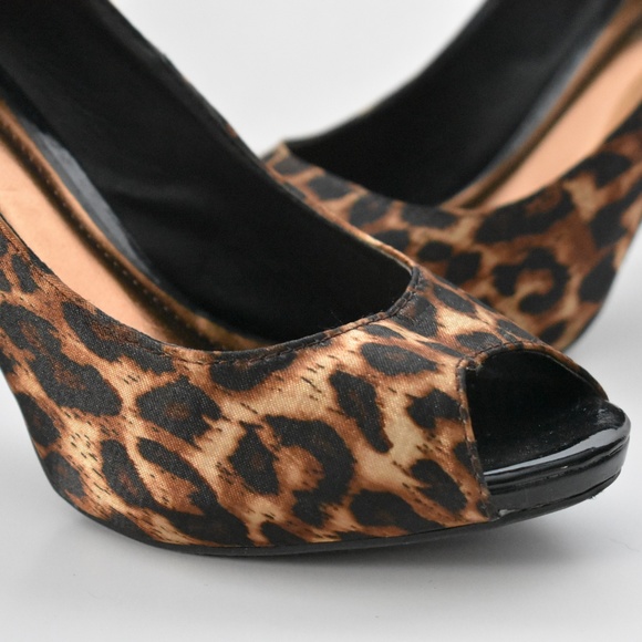 Cheetah Print heels - Picture 2 of 4